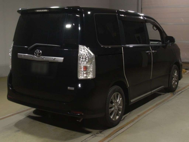TOYOTA VOXY 2012