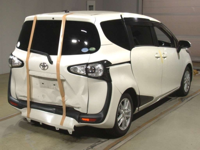TOYOTA SIENTA 2017