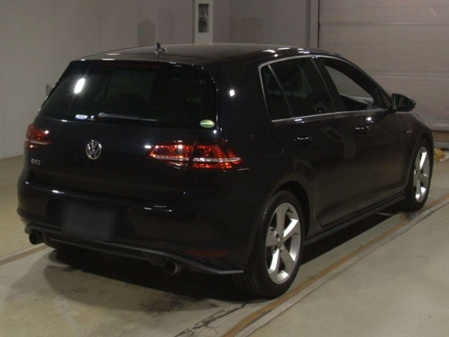 VOLKSWAGEN GOLF 2014