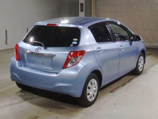 TOYOTA VITZ 2013