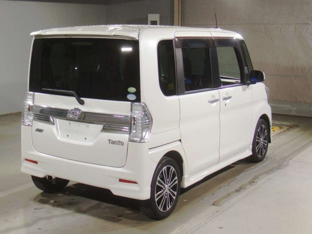 DAIHATSU TANTO 2014