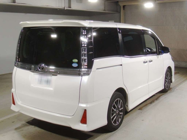 TOYOTA VOXY 2016