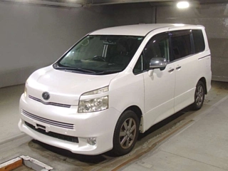 TOYOTA VOXY 2009