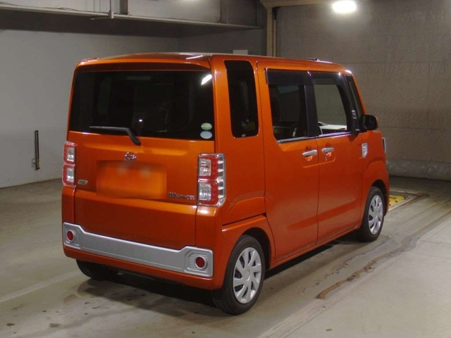 DAIHATSU WAKE 2014