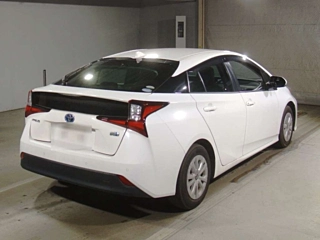 TOYOTA PRIUS 2021