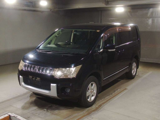 MITSUBISHI DELICA D5 2010
