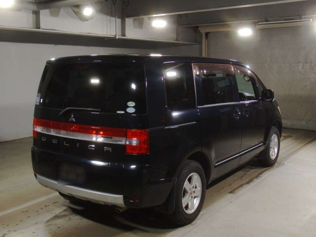MITSUBISHI DELICA D5 2010