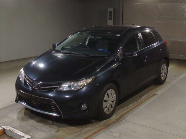 TOYOTA AURIS 2012