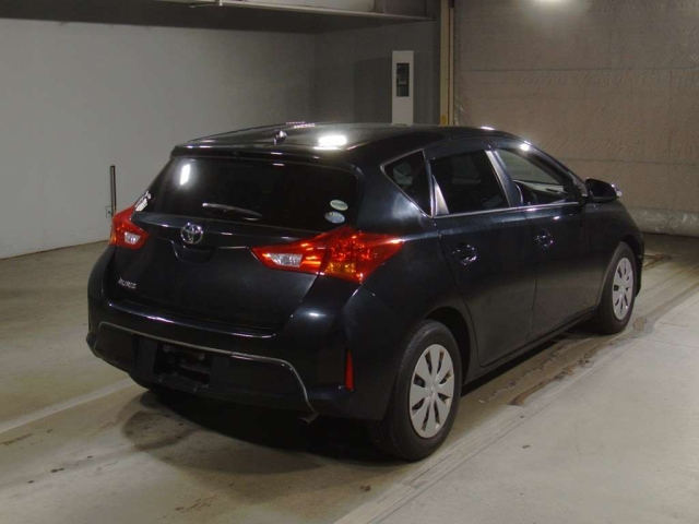 TOYOTA AURIS 2012
