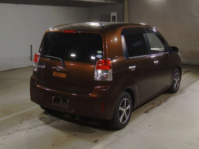 TOYOTA SPADE 2016