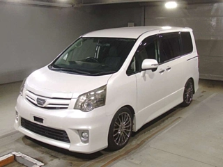 TOYOTA NOAH 2012