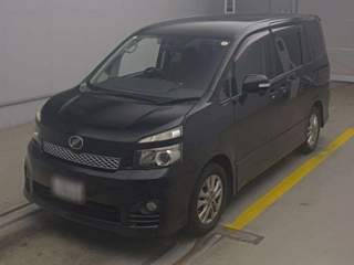 TOYOTA VOXY 2011