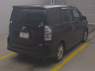 TOYOTA VOXY 2011