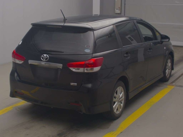 TOYOTA WISH 2010