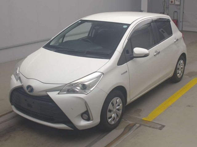 TOYOTA VITZ 2018
