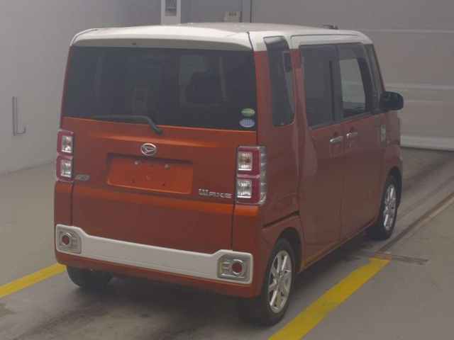 DAIHATSU WAKE 2014