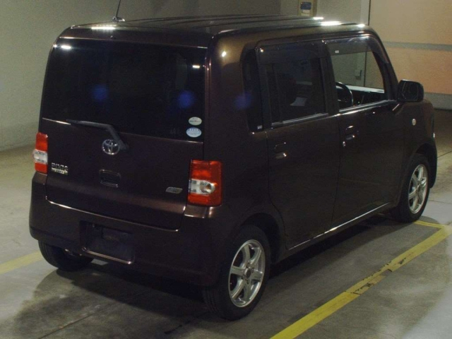 TOYOTA PIXIS SPACE 2012