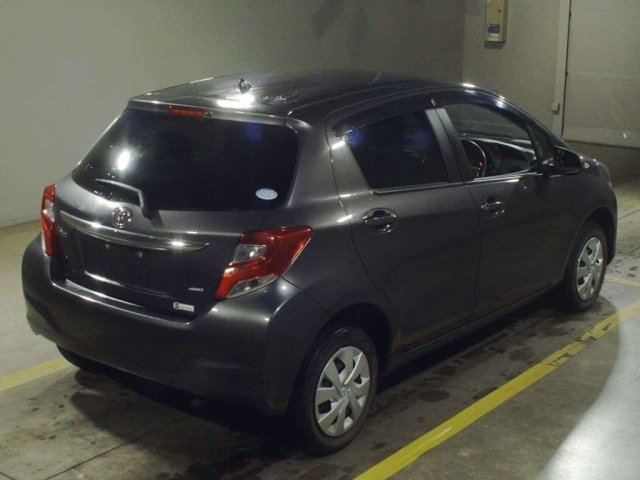 TOYOTA VITZ 2016