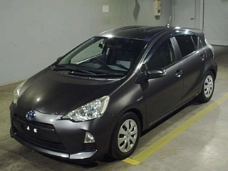 TOYOTA AQUA 2012