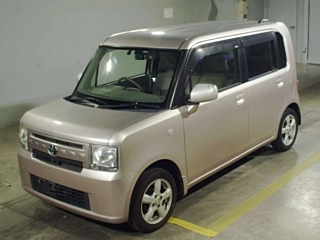 TOYOTA PIXIS SPACE 2012