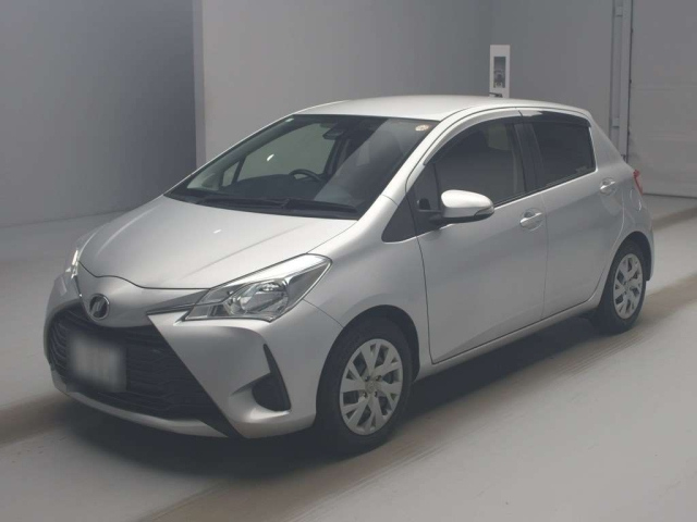TOYOTA VITZ 2017