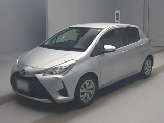 TOYOTA VITZ 2017