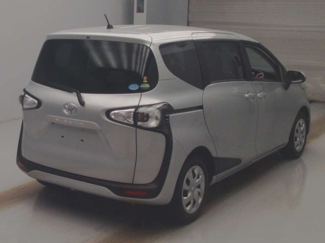 TOYOTA SIENTA 2017