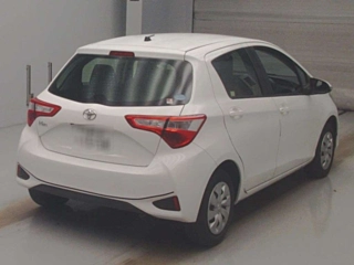 TOYOTA VITZ 2017