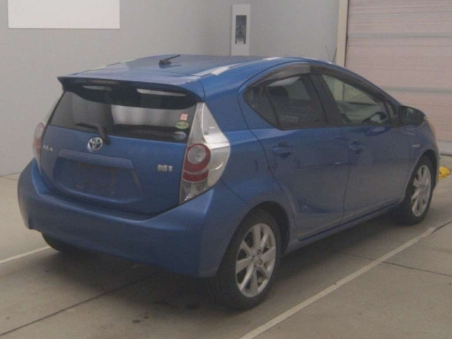 TOYOTA AQUA 2012