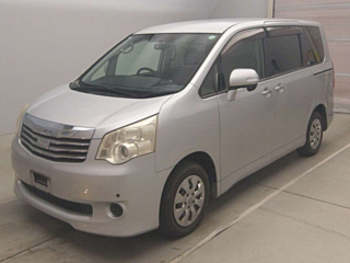 TOYOTA NOAH 2012