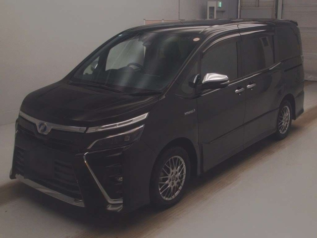 TOYOTA VOXY 2018