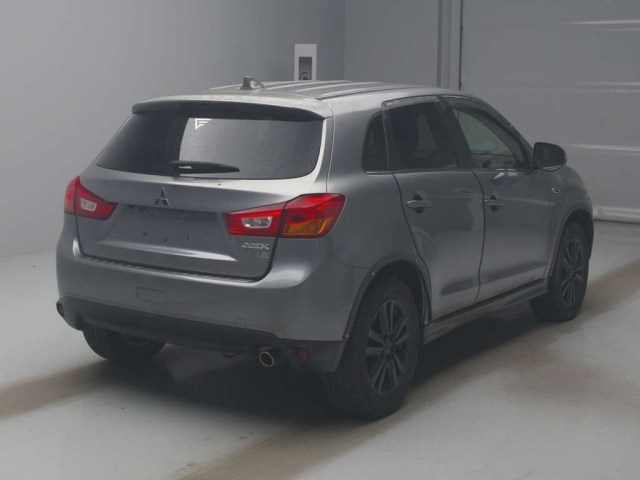 MITSUBISHI RVR 2013