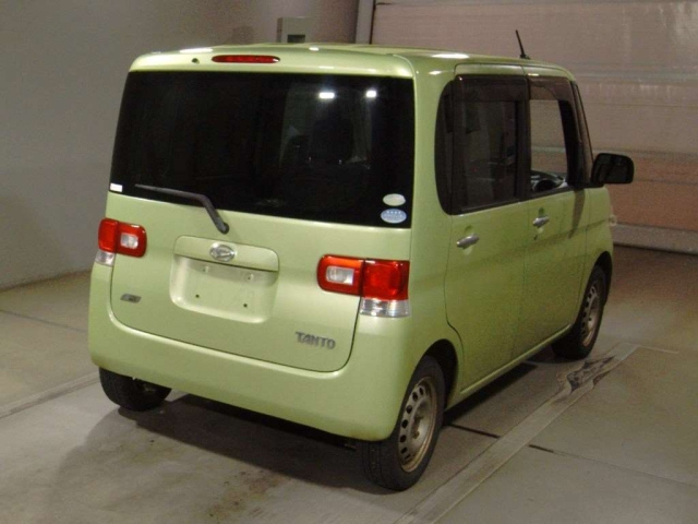 DAIHATSU TANTO 2012