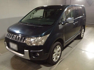 MITSUBISHI DELICA D5 2010