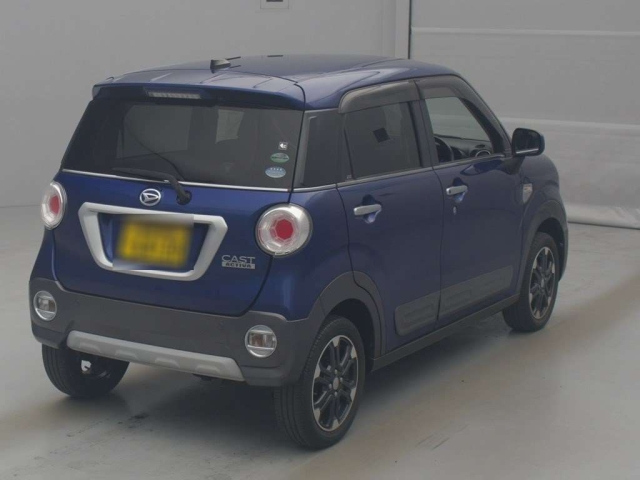 DAIHATSU CAST 2015
