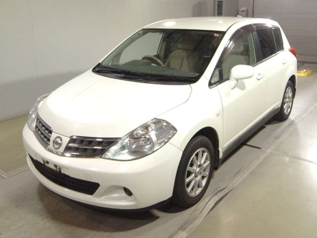 NISSAN TIIDA 2008