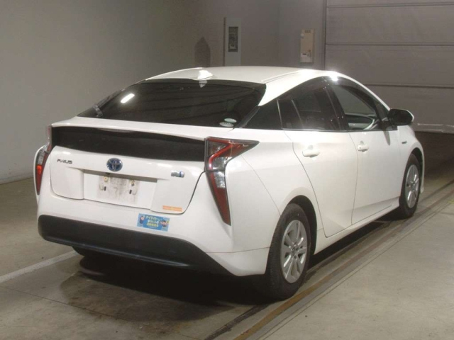TOYOTA PRIUS 2017