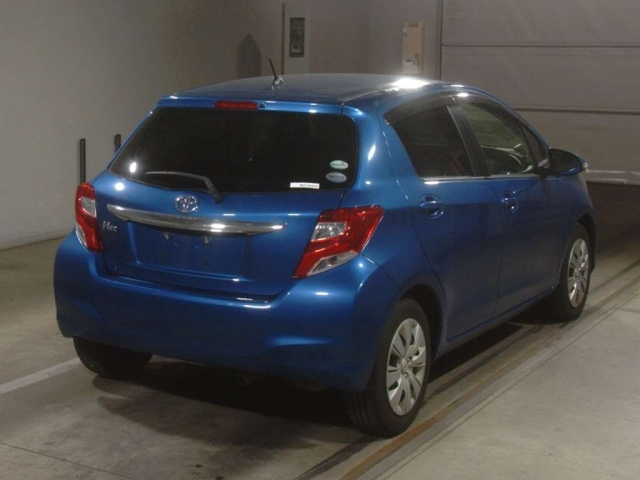 TOYOTA VITZ 2016
