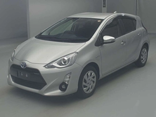 TOYOTA AQUA 2015