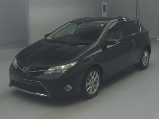 TOYOTA AURIS 2013