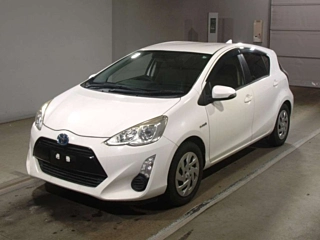 TOYOTA AQUA 2016