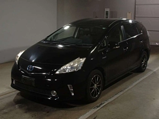 TOYOTA PRIUS ALPHA 2014