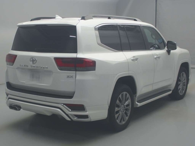 TOYOTA LAND CRUISER 2023