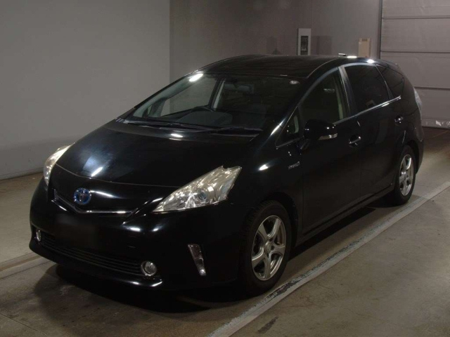 TOYOTA PRIUS ALPHA 2014