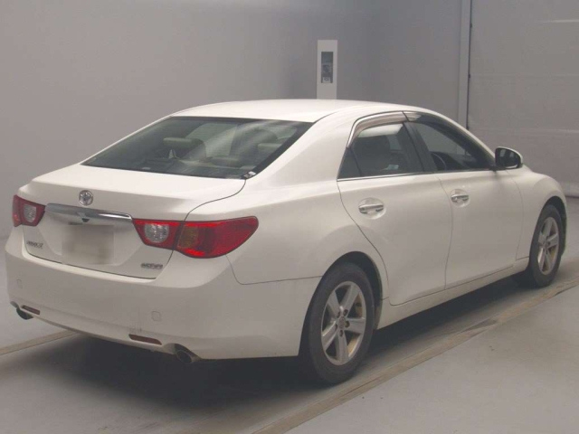 TOYOTA MARK X 2010