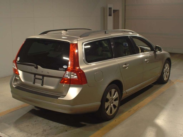 VOLVO V70 2008