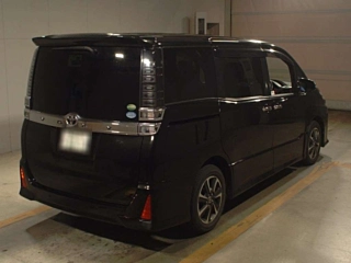 TOYOTA VOXY 2019