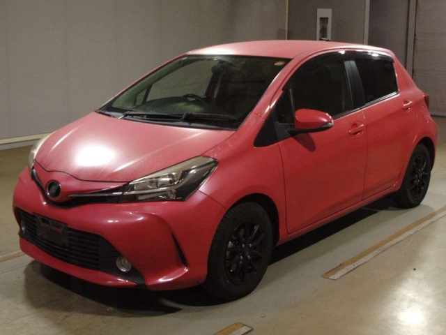 TOYOTA VITZ 2014