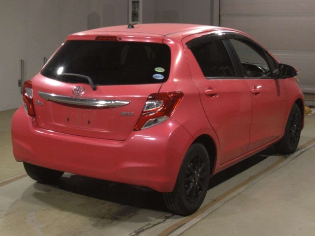 TOYOTA VITZ 2014