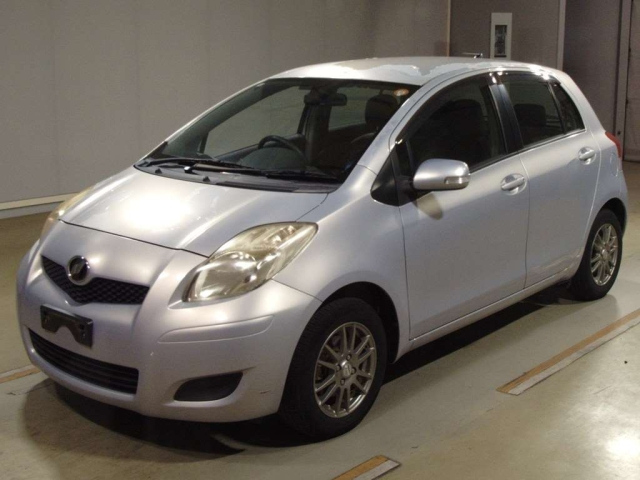 TOYOTA VITZ 2010